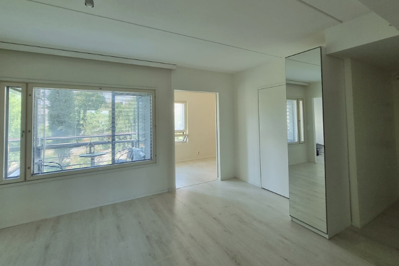 Tila rakennettiin uudelleen väliseinällä